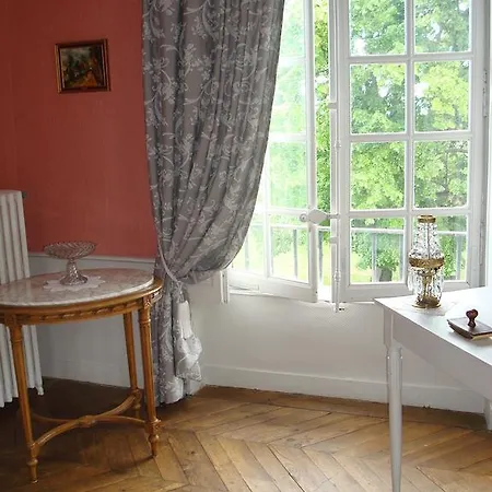 Chateau De Bourrassol Menetrol